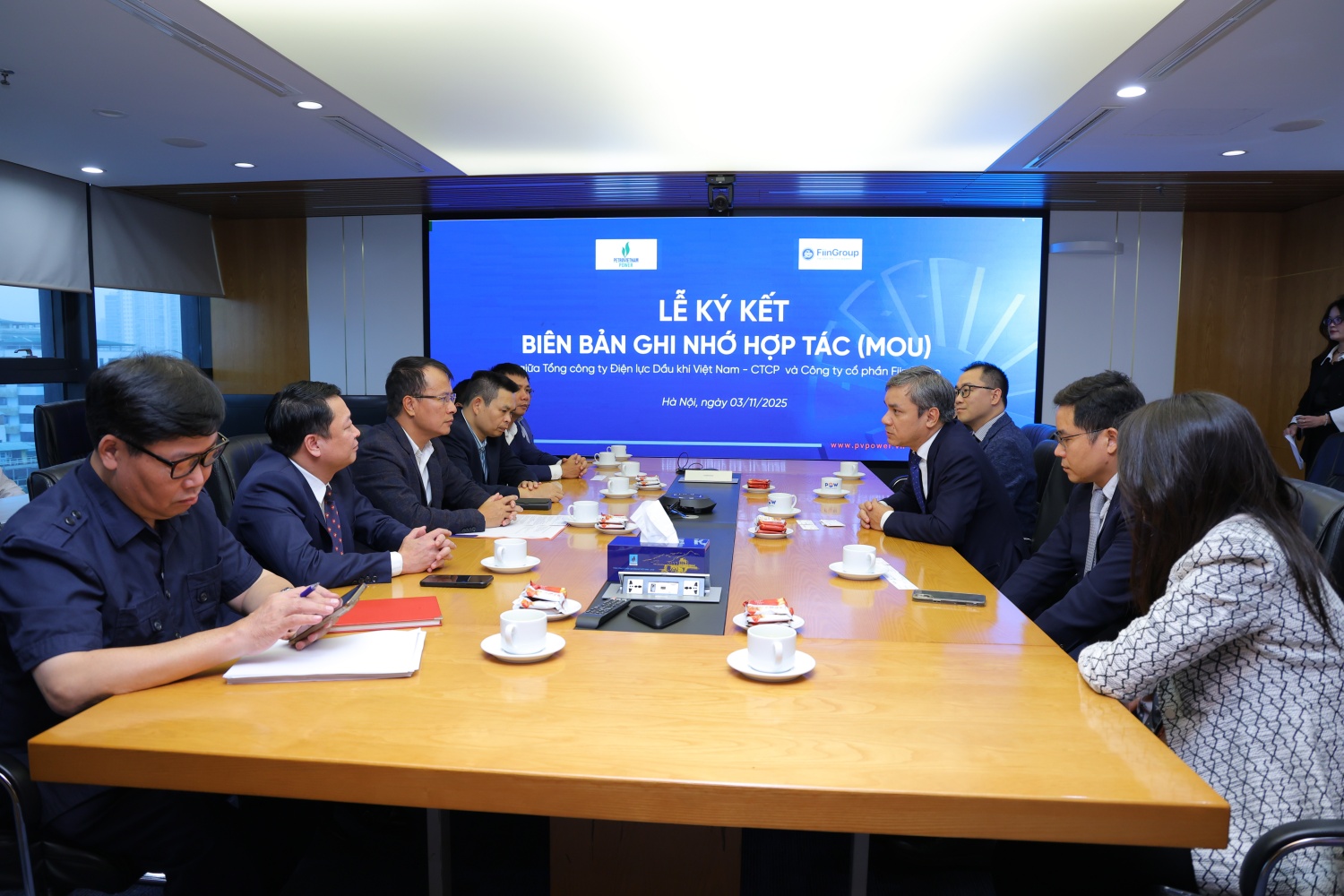 pow-ky-mou-voi-fiingroup-co-so-moi-cho-von-va-ma-co-phieu-bat